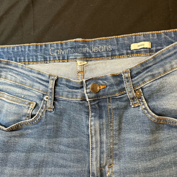 Calvin Klein Jeans Slim Fit in Faded Blue - Picture 2 of 9